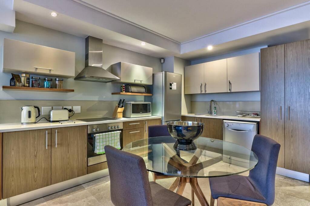 Appartement Luxury 1 Bedroom In Canal Quays Kaapstad